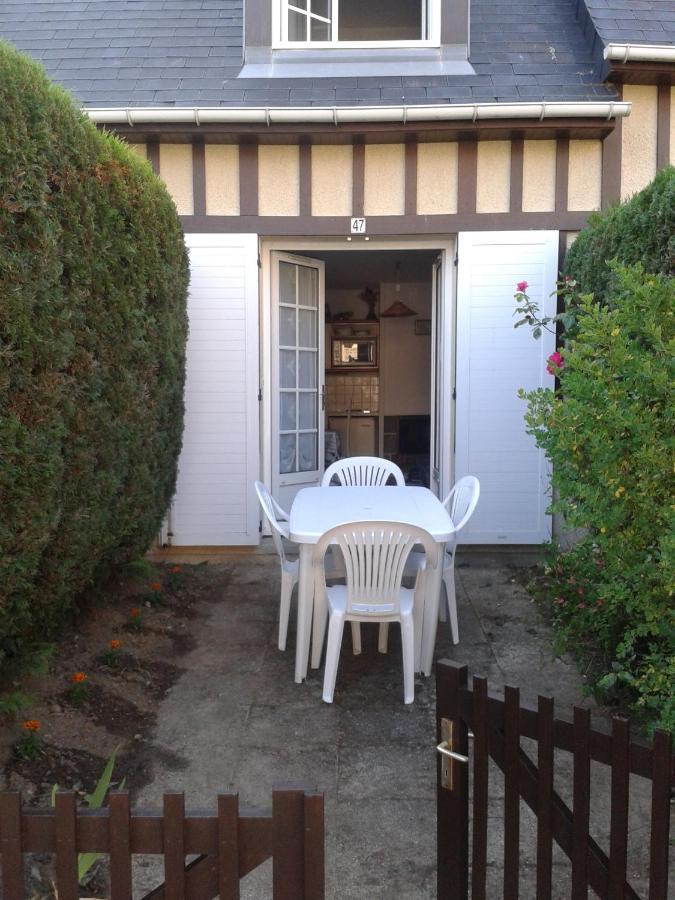 cottage duplex Villers sur mer 150 m de la plage Extérieur photo